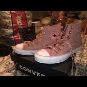 Pink converses